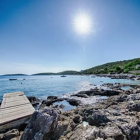 Seaview Lissa Vis