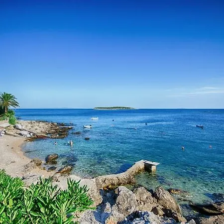 Seaview Lissa