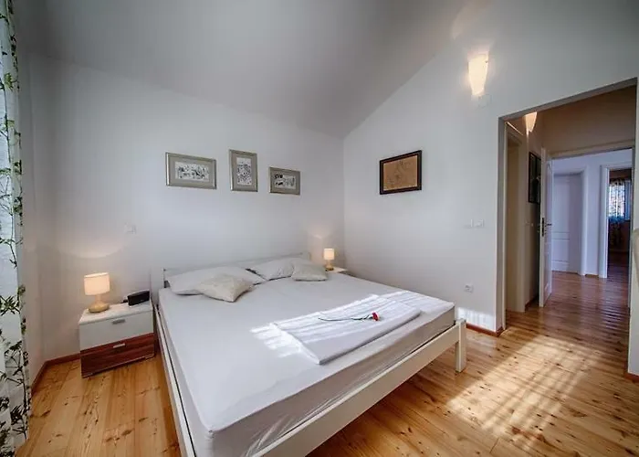 Seaview Lissa Apartamento