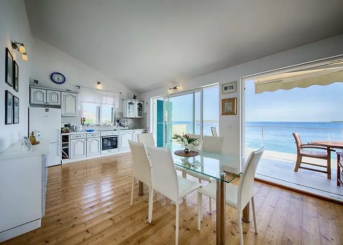 Seaview Lissa Apartamento *