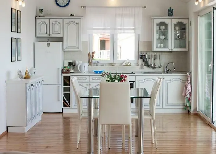 Seaview Lissa Apartamento *